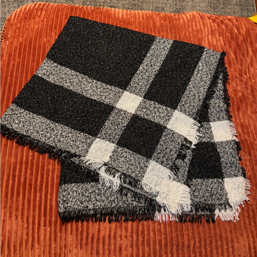 Stylish Square Wrap / Scarf with Gold Threads